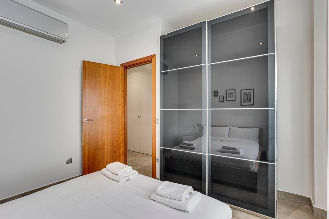 Urban Flats Vallirana Barcelona Eksteriør billede
